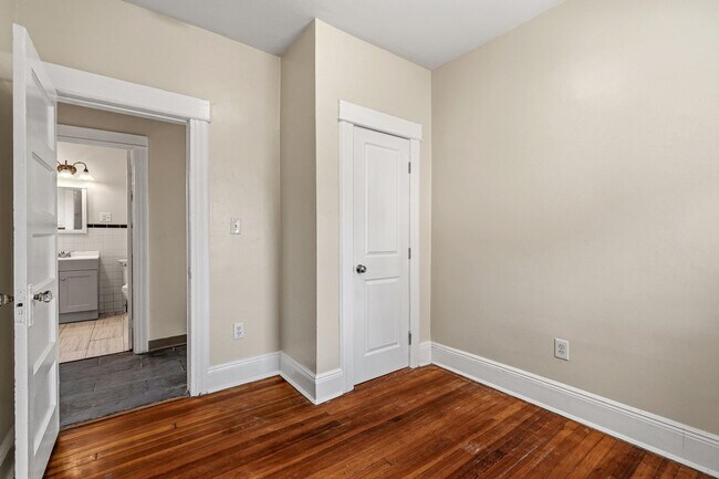 Building Photo - 1136 Avenue C