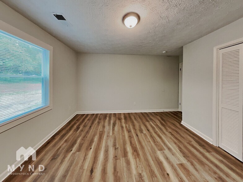 Building Photo - 9033 Hamilton Ct