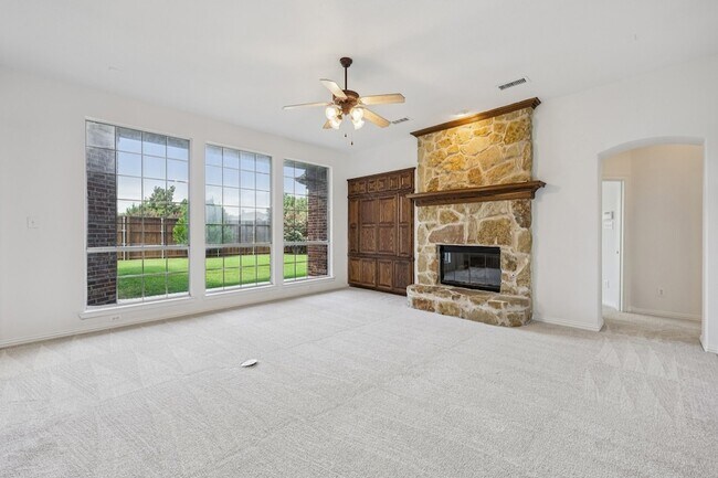 Building Photo - 11295 Apple Valley Dr