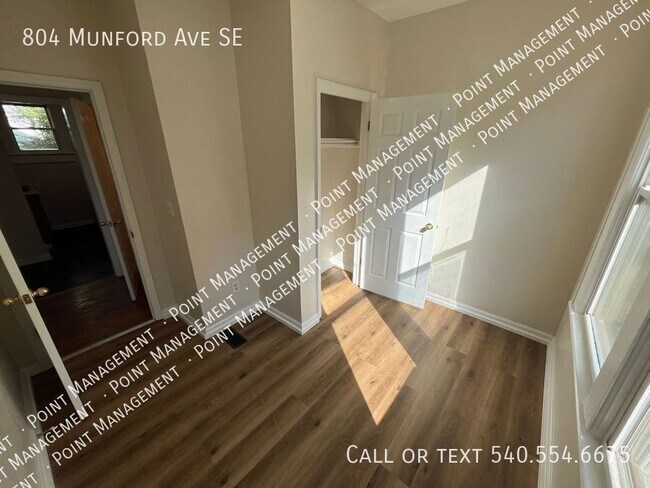 Building Photo - 804 Munford Ave SE