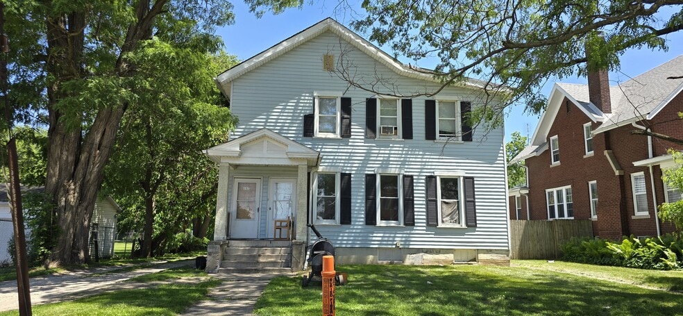 Building Photo - 195 N Seminary St