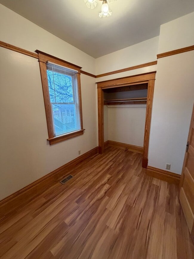 Building Photo - 800 S 9th St