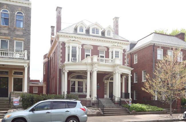 Building Photo - 2015 Monument Ave