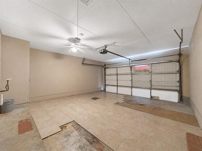 Building Photo - 1903 Balsam Way