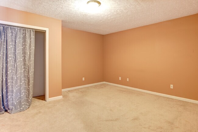 Bonus Room in Lower Level - 216 Windsor Ct