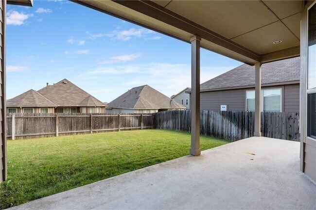 Building Photo - 208 Yukon Cove
