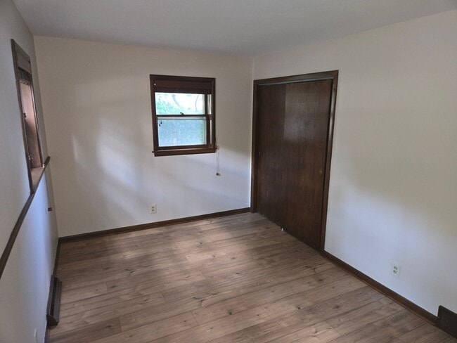 Building Photo - 3 bedroom in downtown Lake Geneva