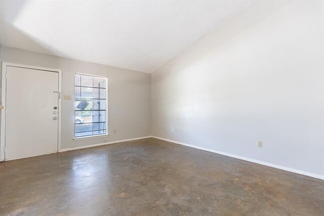 Building Photo - 6201 Berkett Cove