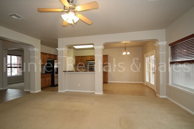 Building Photo - Bridgewood Beauty