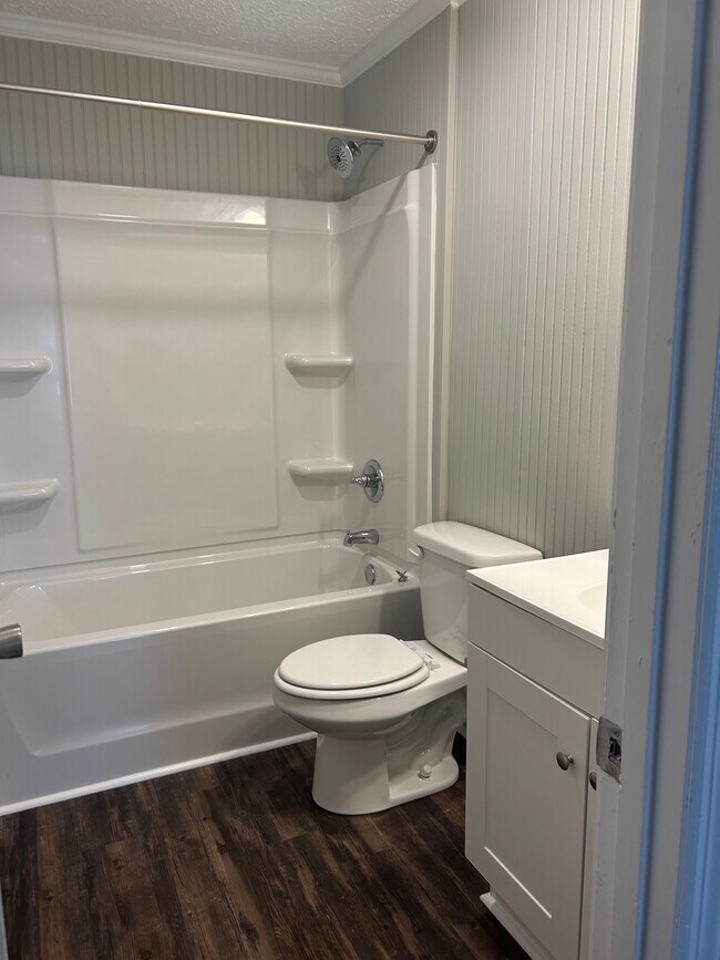 Building Photo - 604 16th Ave