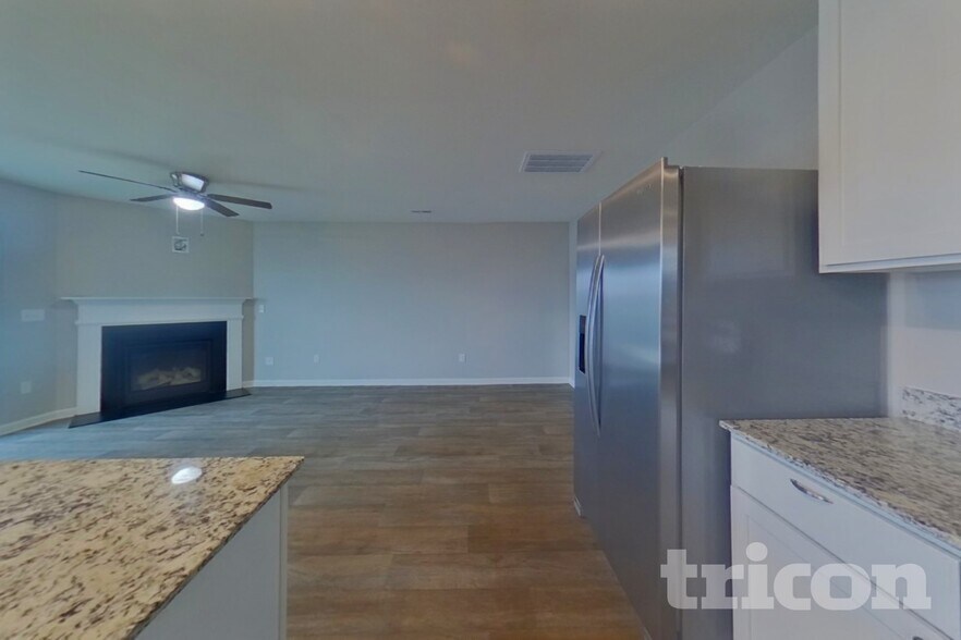 Building Photo - 1076 Crescent Moon Lp