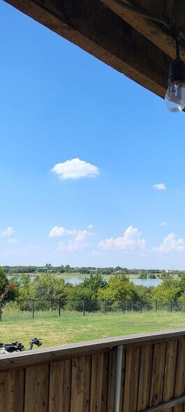 Building Photo - 1504 Waterfall Ln