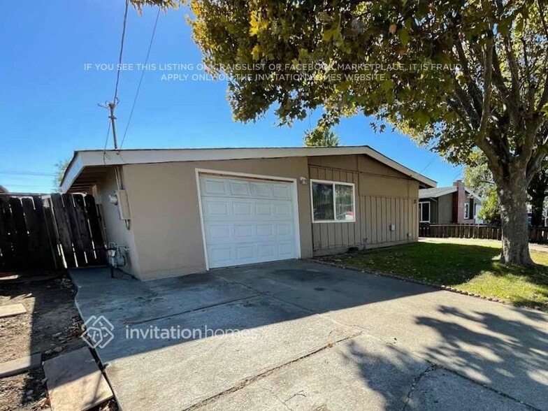 Building Photo - 32 Bryan Ave