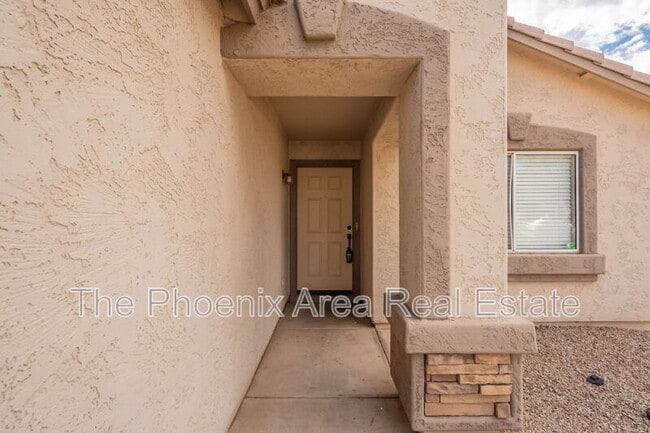 Building Photo - 2685 E Olivine Rd