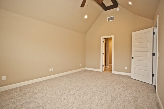 Building Photo - 3210 SW Stonepoint Ave