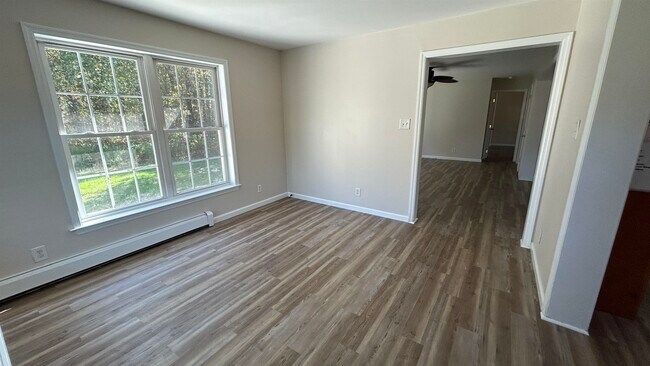 Building Photo - 16 Nickalicia Way