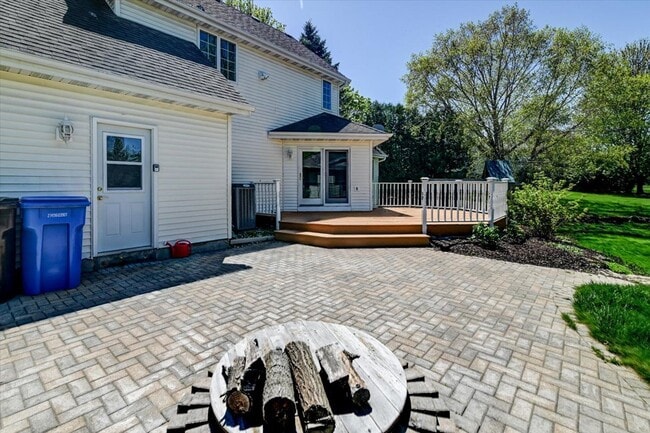 Building Photo - Beautifully updated 4 bedroom home in Southbridge, Waunakee
