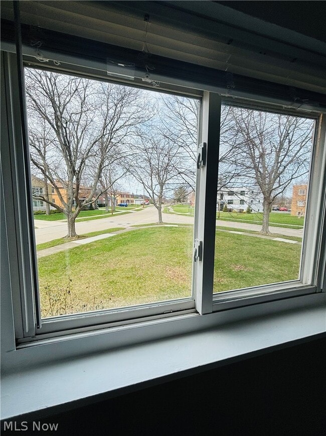 Building Photo - 21045 Southbend Cir