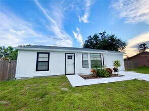 Building Photo - 7113 Regina Dr