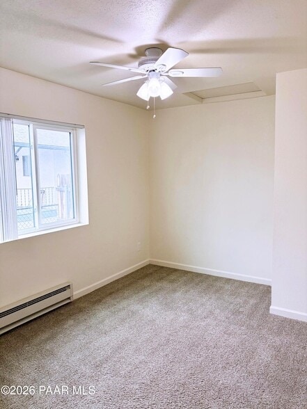 Building Photo - 114 N Willow St