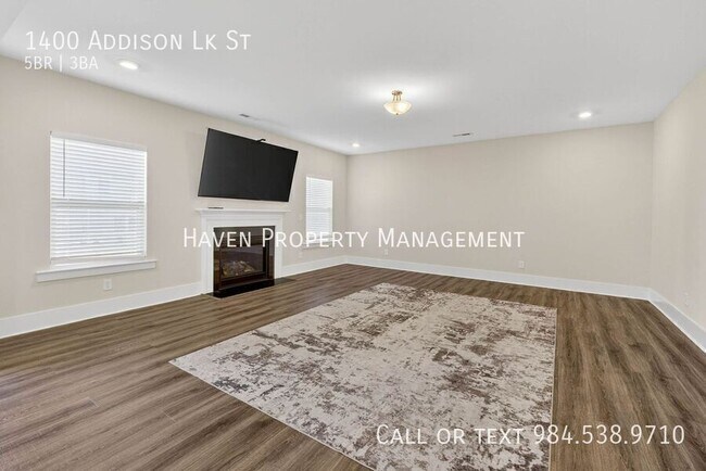 Building Photo - 1400 Addison Lk St