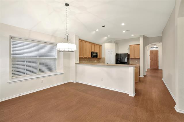Building Photo - 9205 Regal Oaks Dr