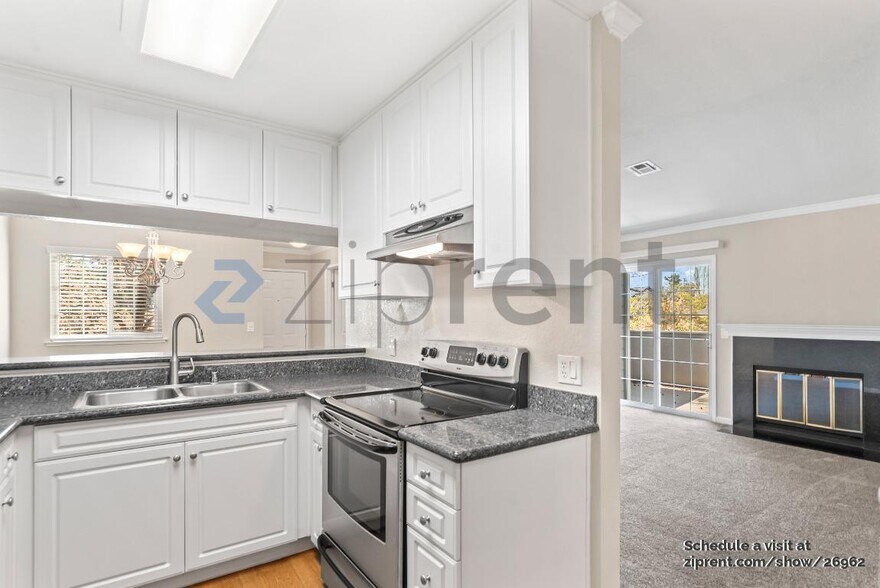 Building Photo - 600 Canyon Oaks Dr