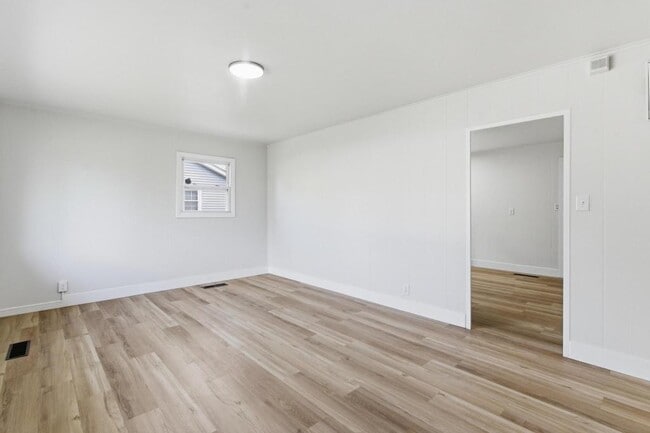 Building Photo - 4370 Saylor St