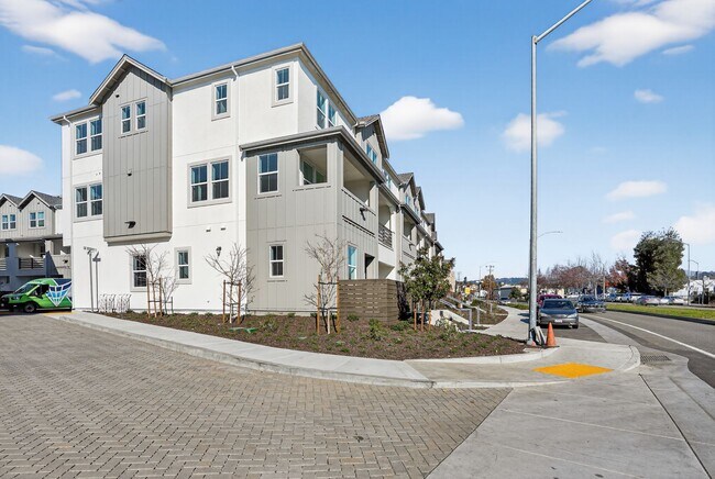 Building Photo - 3814 Norbridge Ave
