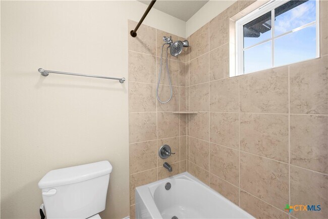 Building Photo - 625 Palmilla St