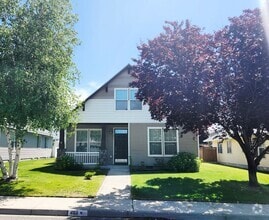 Building Photo - 3 bedroom 2.5 bath off Rd 100