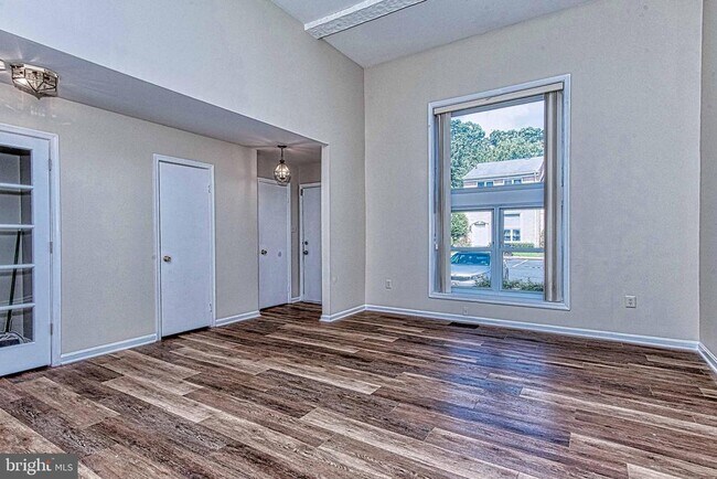 Building Photo - 8467 Ivy Glen Ct