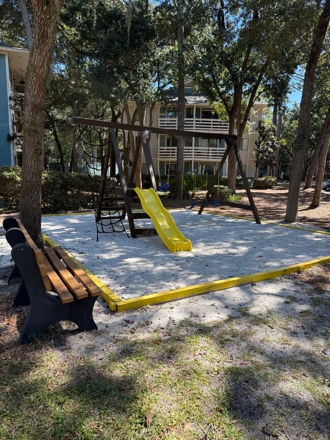 Building Photo - Walking Distance to the Beach - Fiddlers C...