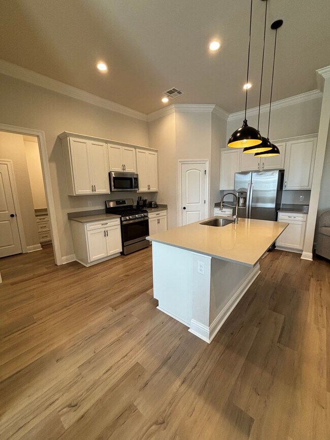 Building Photo - Gorgeous 3 Bedroom Home in Princeton - Only 3 Years Old!