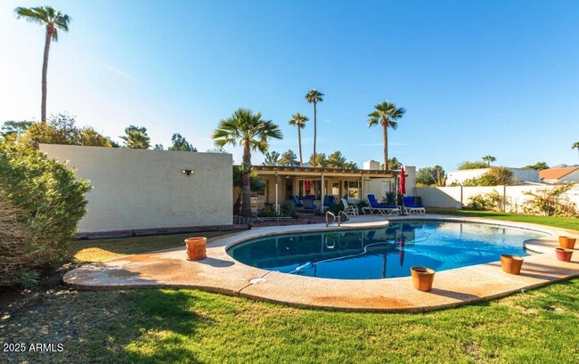 Building Photo - 6316 E Doubletree Ranch Rd