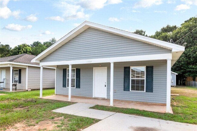 Building Photo - 9932 Magnolia Crest Ct
