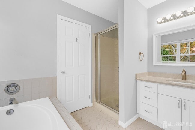 Building Photo - 267 Shady Oak Ct