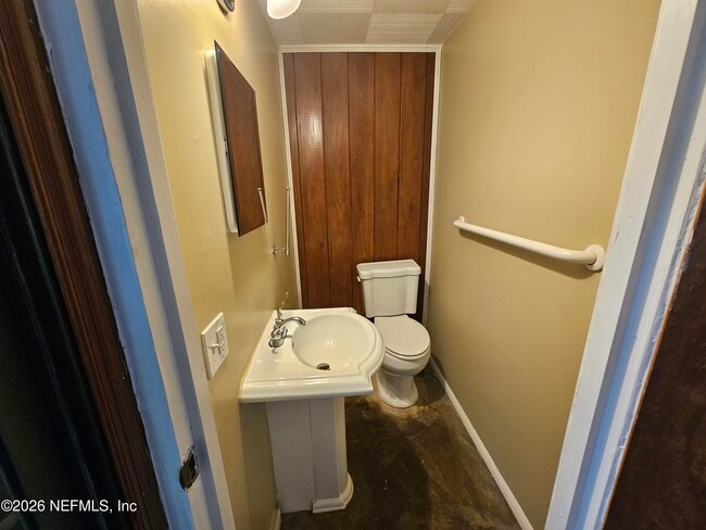 Building Photo - 444 Alder St