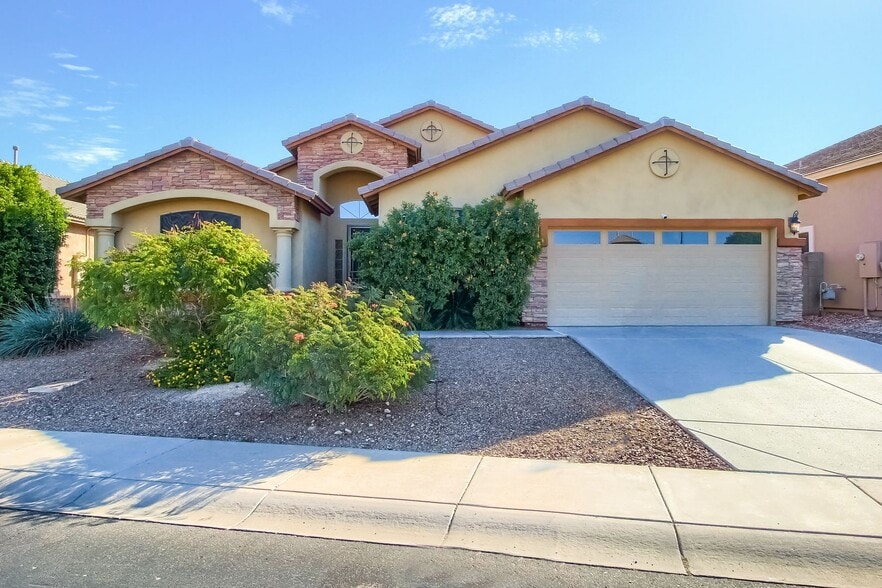 Building Photo - 9007 S 10th Dr