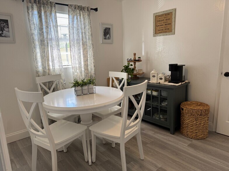 Dinning room - 2608 Anastasia Dr