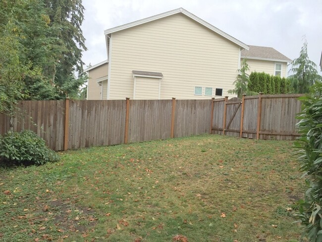 Building Photo - 4418 137th Pl SE
