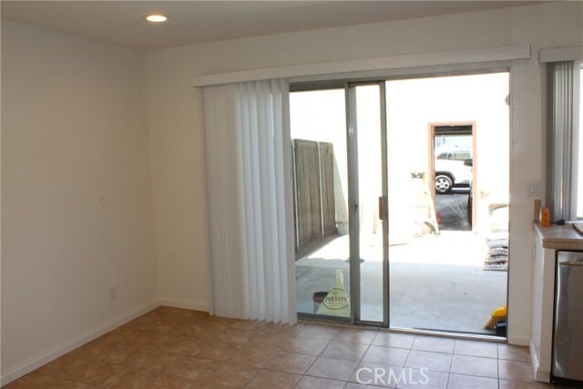 Building Photo - 4981 Avila Way