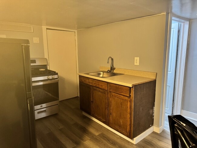 Building Photo - 82 Park Ave