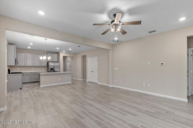 Building Photo - 1719 Amberly Dr