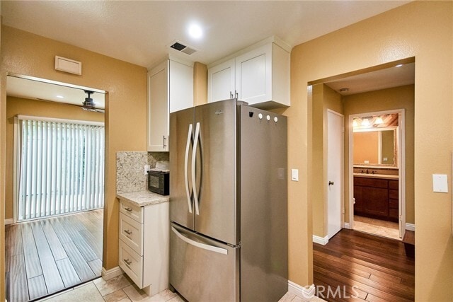 Building Photo - 881 Hartford Ln