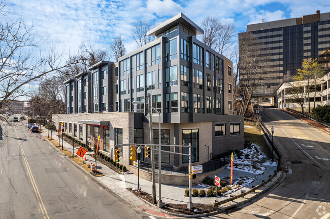 Building Photo - The Edge at Morristown