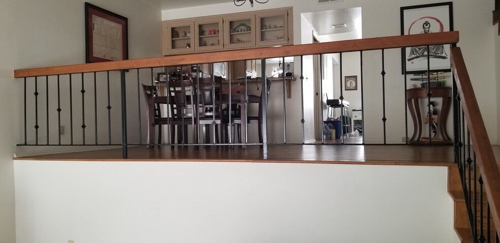 Dining Room - 18340 Collins St