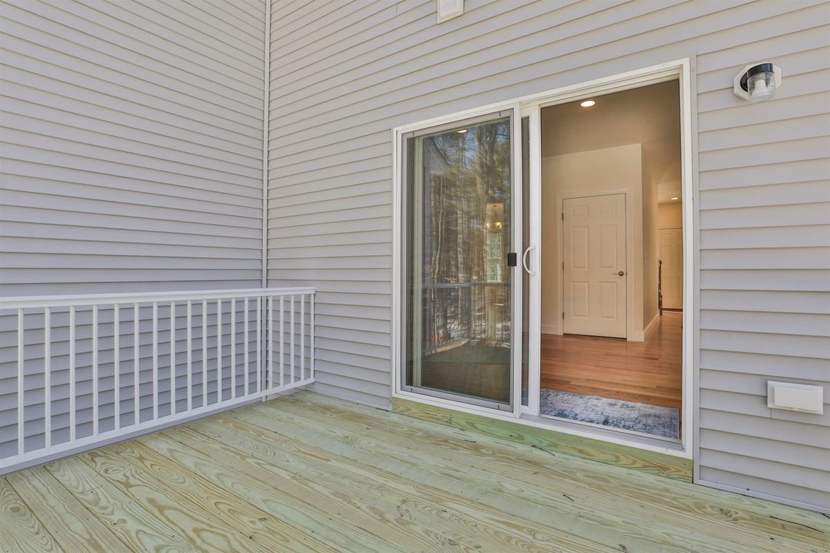 Building Photo - 22 Reeds Ferry Way