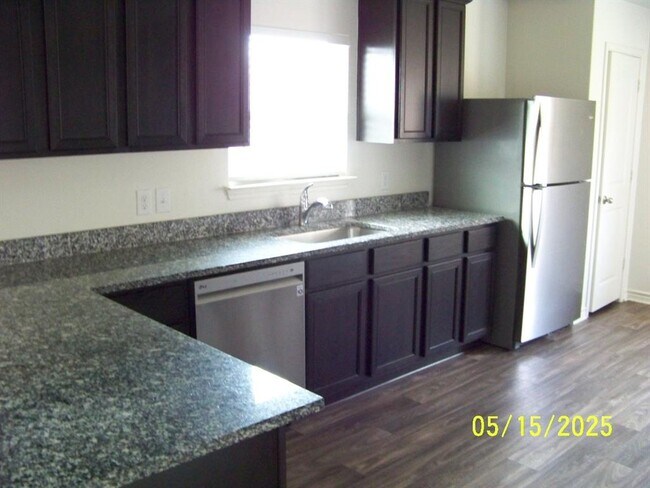 Building Photo - 108 Sunnymeade Ln