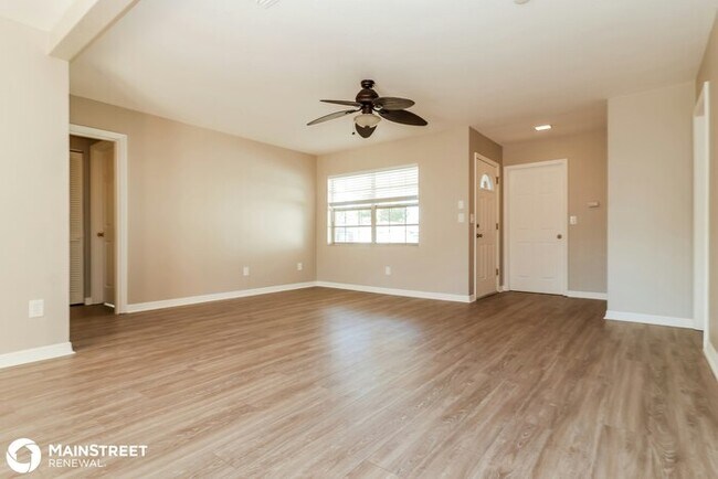 Building Photo - 1411 Cromwell Dr, Tarpon Springs, FL 34689